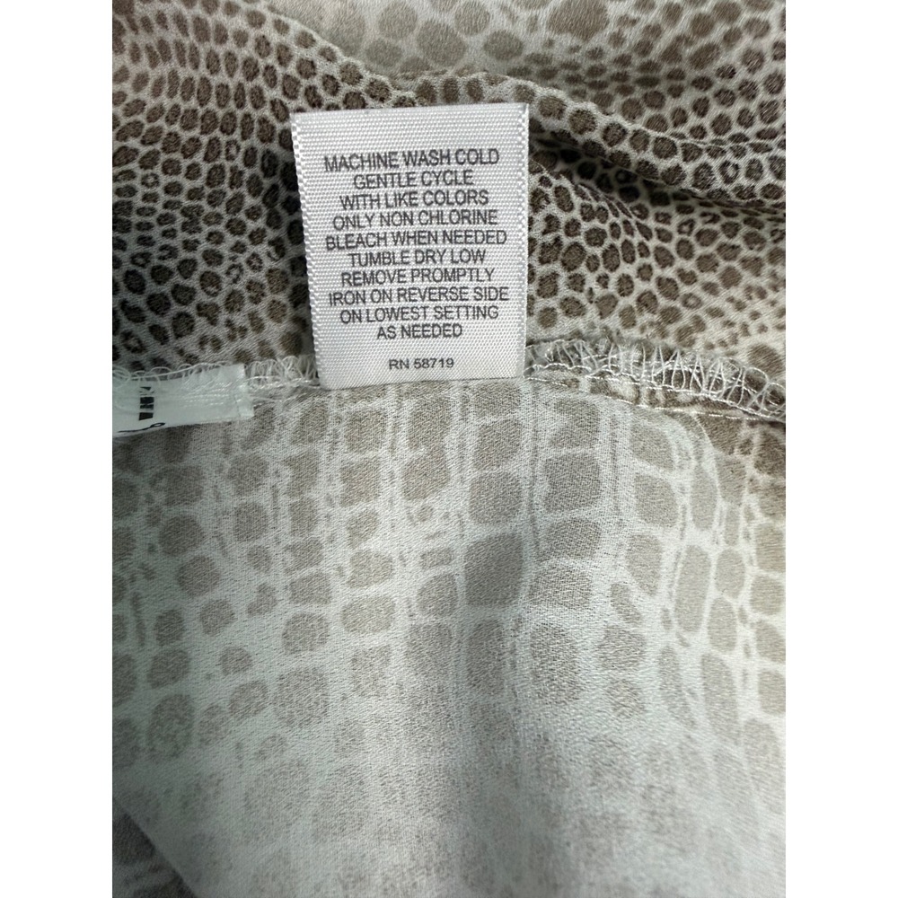 Relativity Womens 2X Snakeskin Print Button Down Blouse Tan Brown Roll TabSleeve - Picture 5 of 9